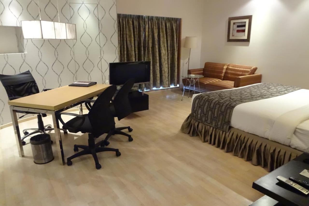 ת'יין Hotel Satkar Residency מראה חיצוני תמונה