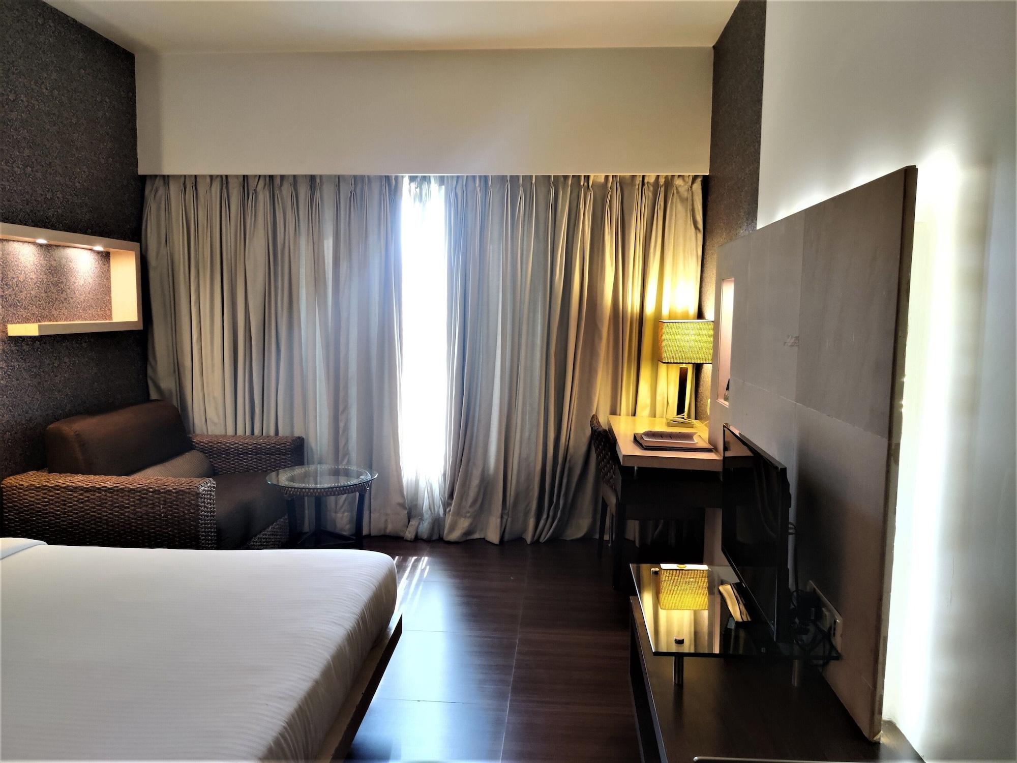 ת'יין Hotel Satkar Residency מראה חיצוני תמונה