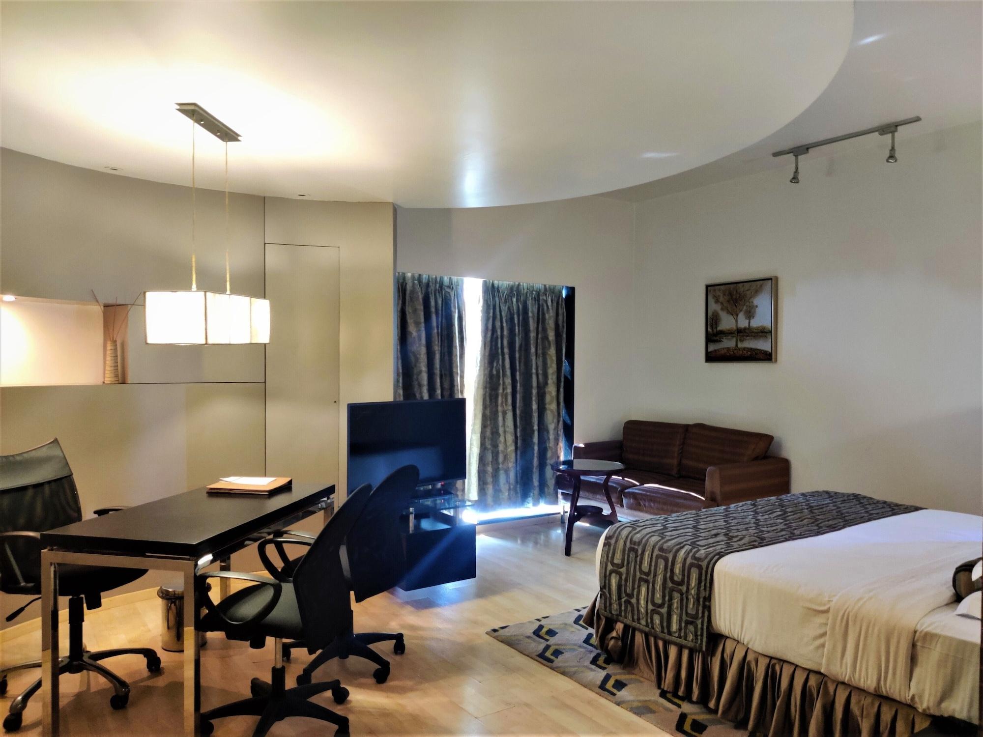 ת'יין Hotel Satkar Residency מראה חיצוני תמונה